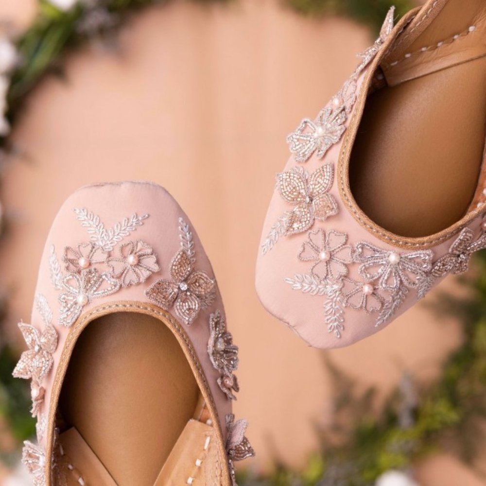 NWT Needledust Punjabi Jutti